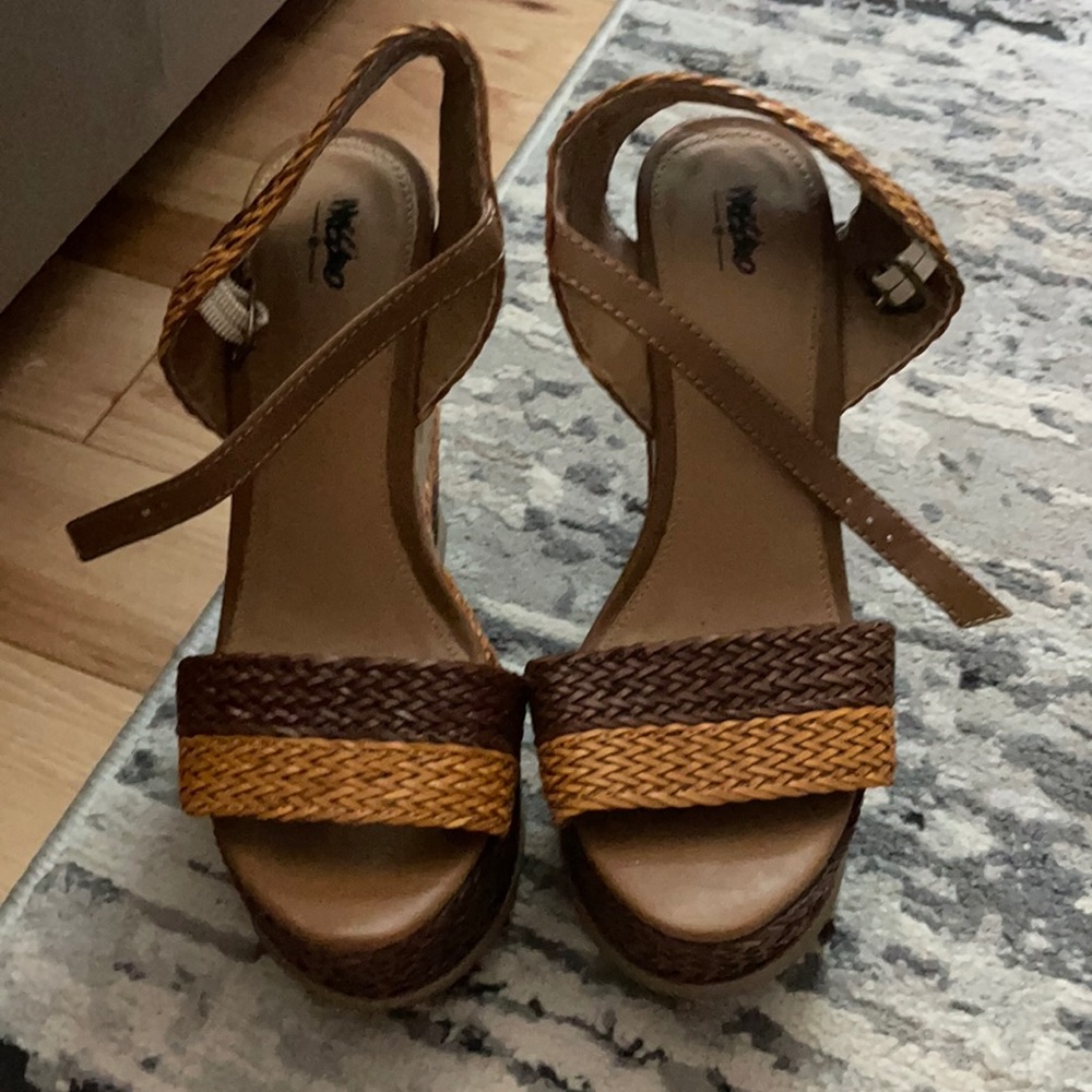 Brown wedges